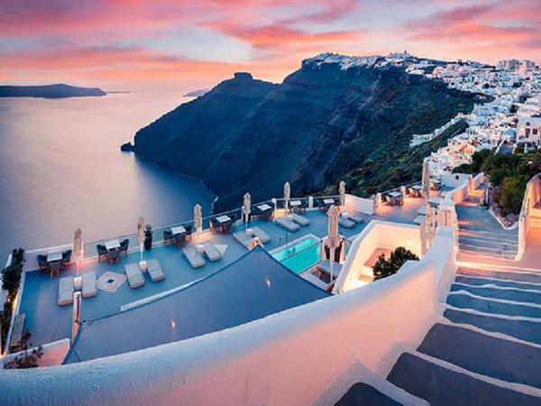 10 Colorful Places to Visit in Greece: Exploring the Vibrant Palette of a Mediterranean Gem